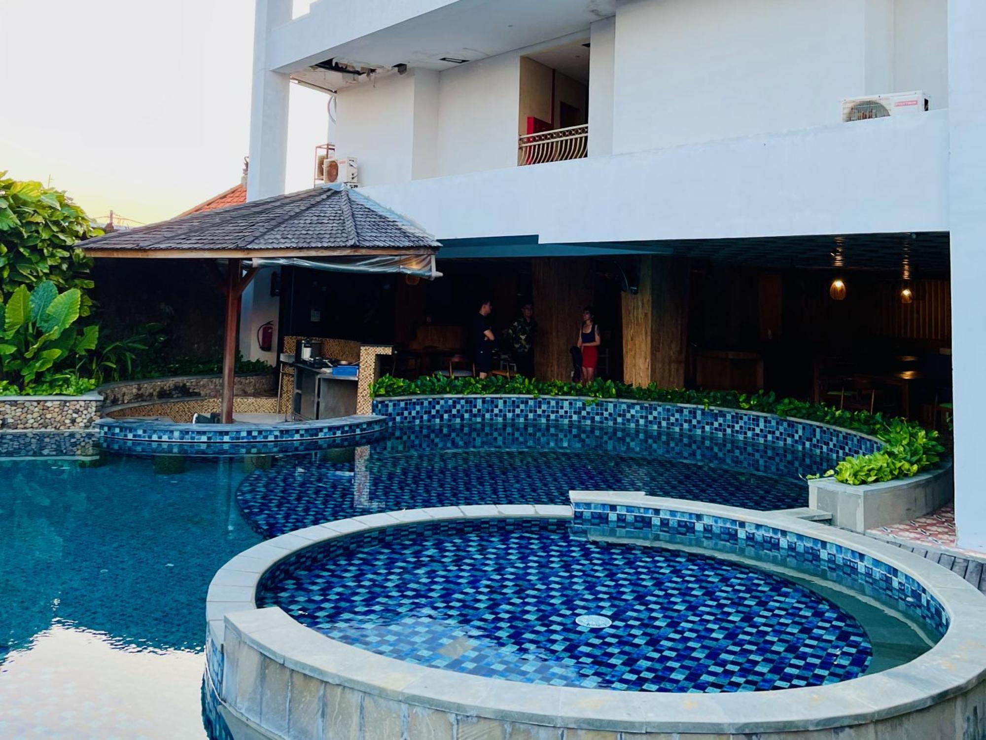 Bali King 511 - Pool, Wi-fi, Kitchen, Ac, Private Bathroom Apartemen *